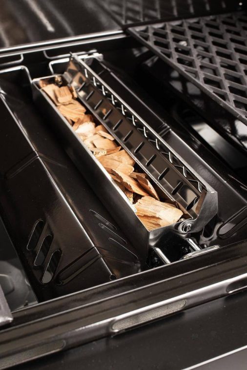 Dyna-Glo DGH474CRP 5-Burner Propane Gas Grill in Matte Black with TriVantage Multifunctional Cooking System - Image 9